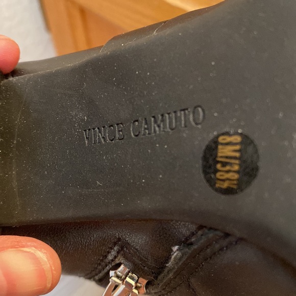 Vince Camuto Ermania Leather Bootie - Picture 6 of 7